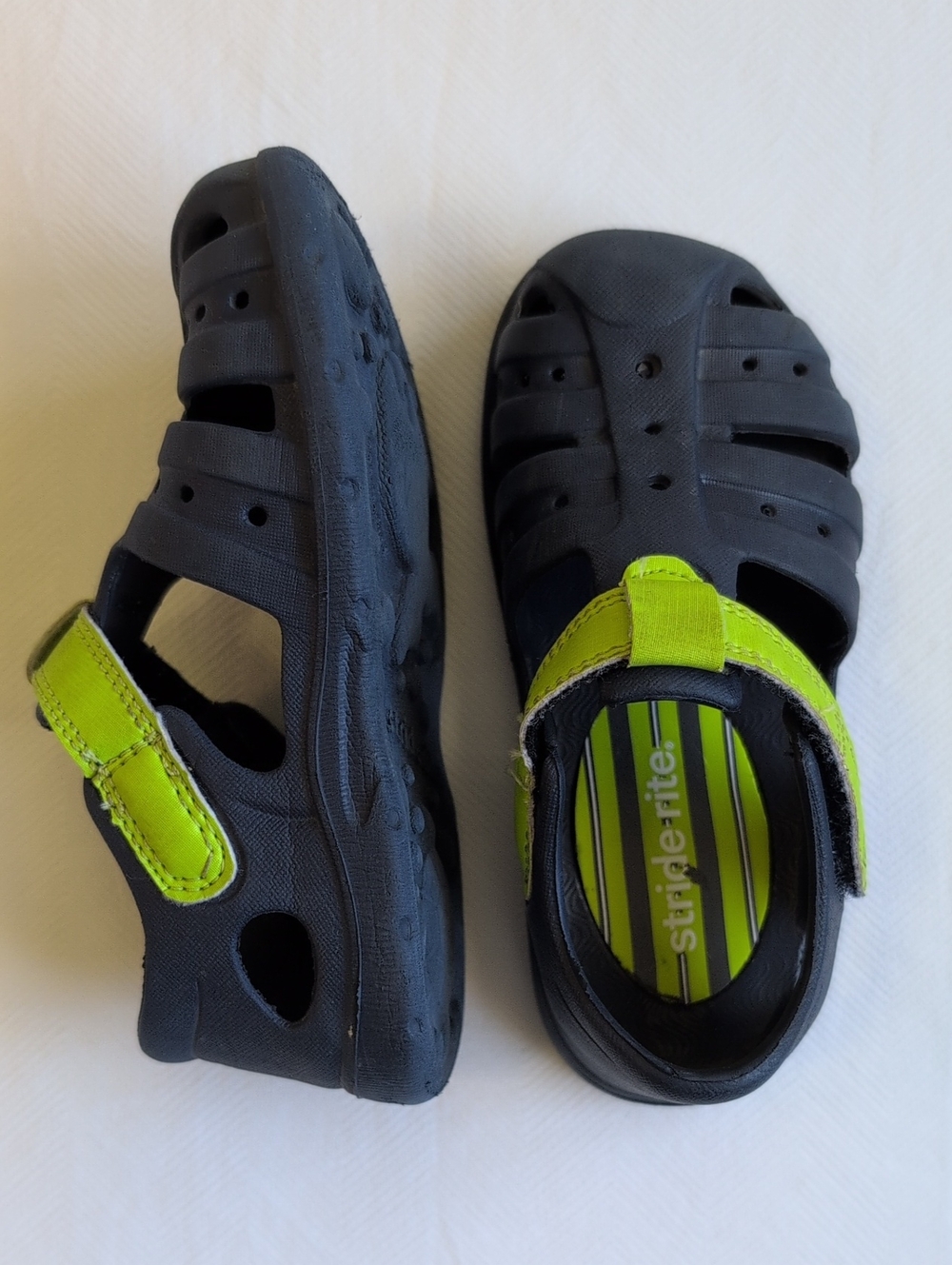 stride rite phibian toddler closed toe water shoes sandals size 8